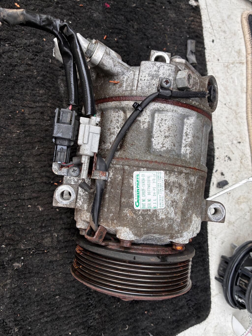 Компрессор кондиционера на Nissan Serena FC26 MR20DD