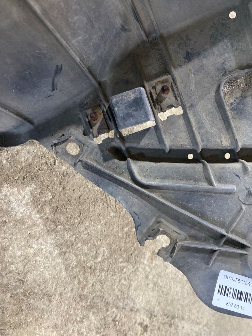 Подкрылок на Nissan Note E11 638401U600  212630  2711FP1  2711FP1T  63840-8Y20A  63840-9U000  63840-9U20A  63840-9U20B  638429U000  8400-618  915.NS11115R  974592  DS11174AR  DT501016L0R00  FP 5013 388  NNNOT06-300-R  NNNOT06300R  NNNOT06301R  PDS11174AR  ST-DTE1-016L-1, Переднее Правое расположение