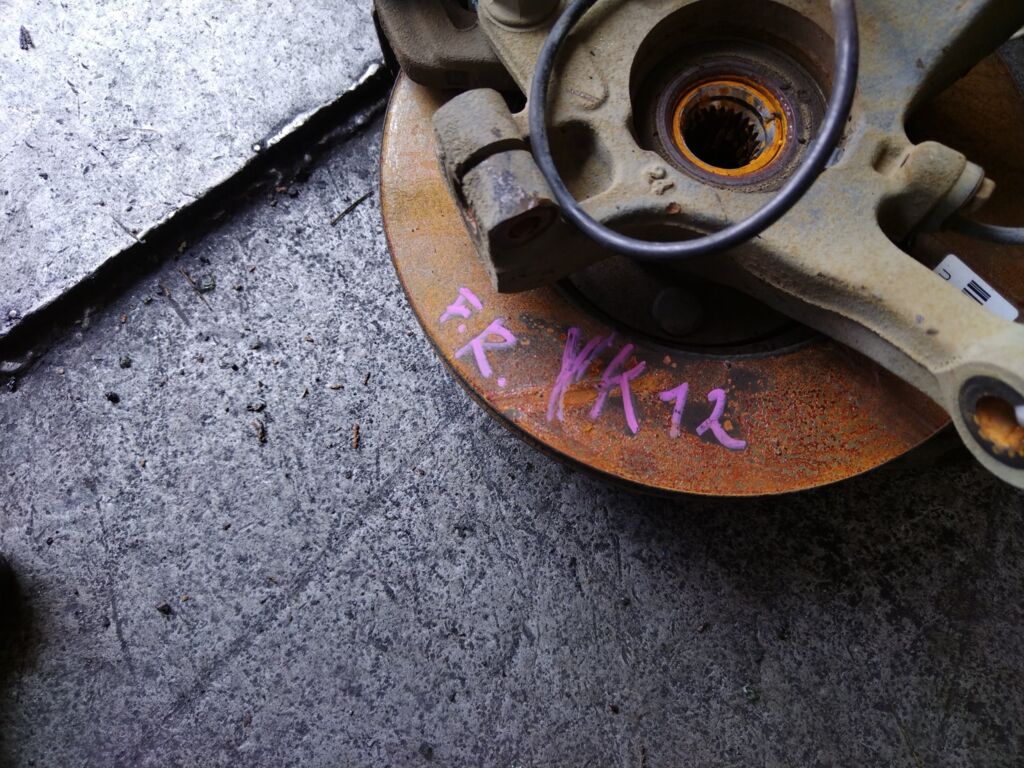 Ступица на Nissan March YK12 HR15DE, Переднее Правое расположение