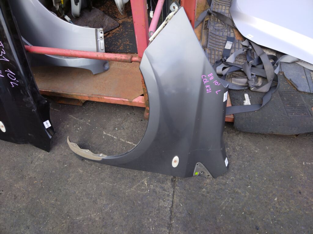 Крыло переднее на Nissan Note E11, Левое расположение