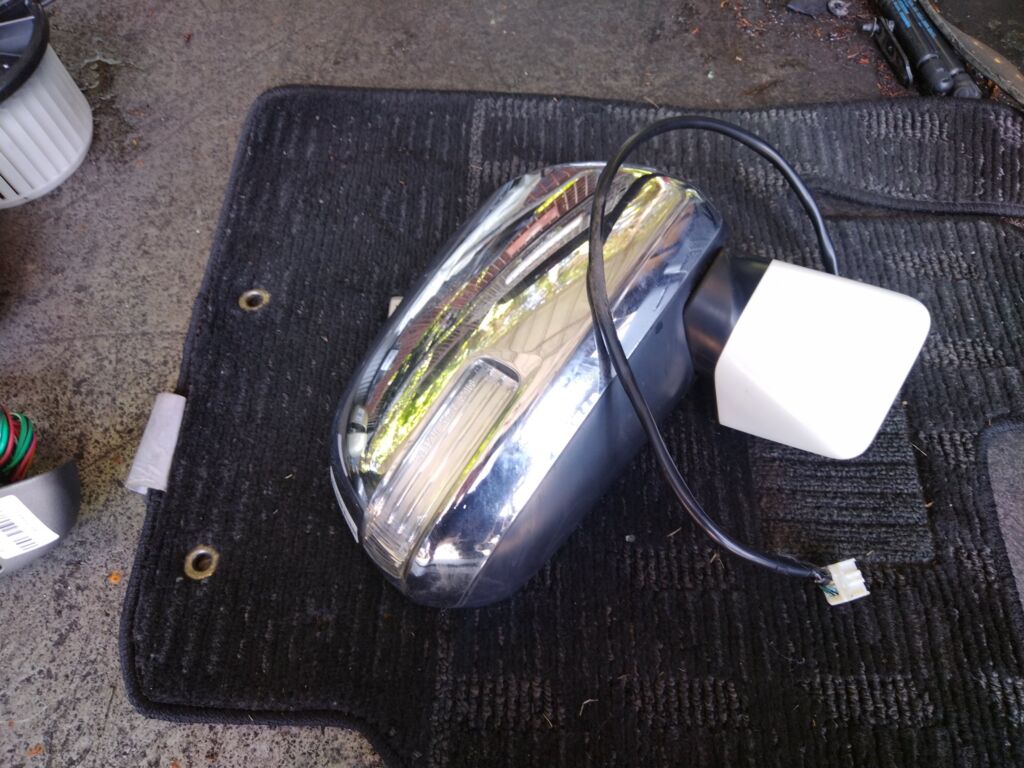 Зеркало двери боковой на Toyota Voxy ZRR70G, Правое расположение