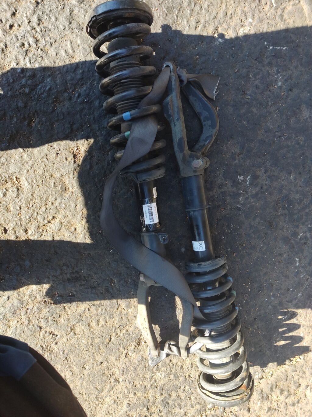 Стойка амортизатора на Honda Elysion RR1 K24A, Переднее расположение