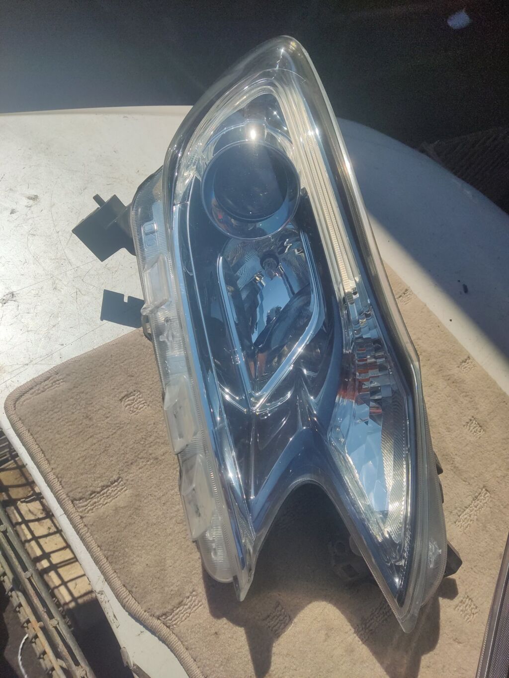 Фара на Nissan Note E12 1895 26010-5VA0A, Правое расположение