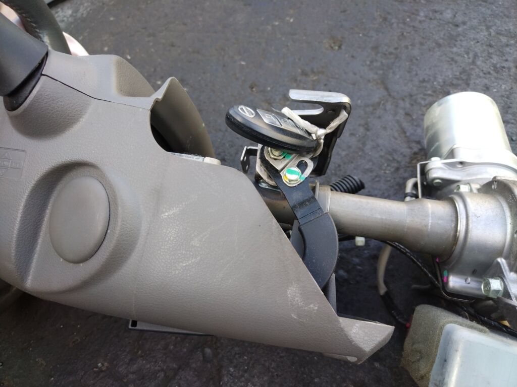 Рулевая колонка на Nissan March K13