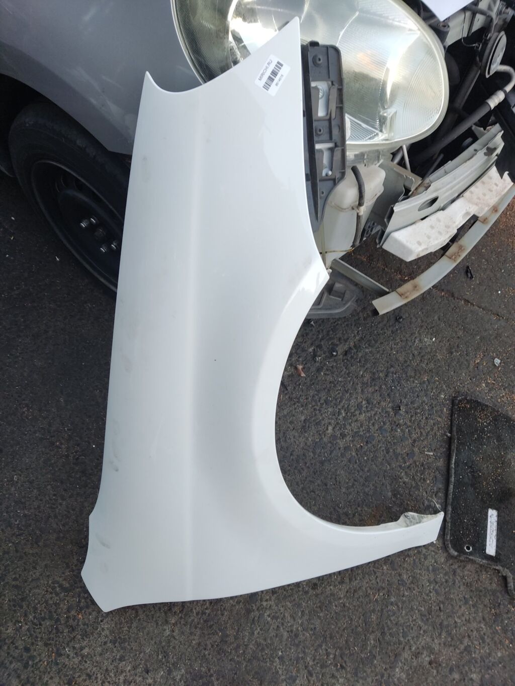 Крыло переднее на Volkswagen Jetta 1K 1K5880682A, Правое расположение