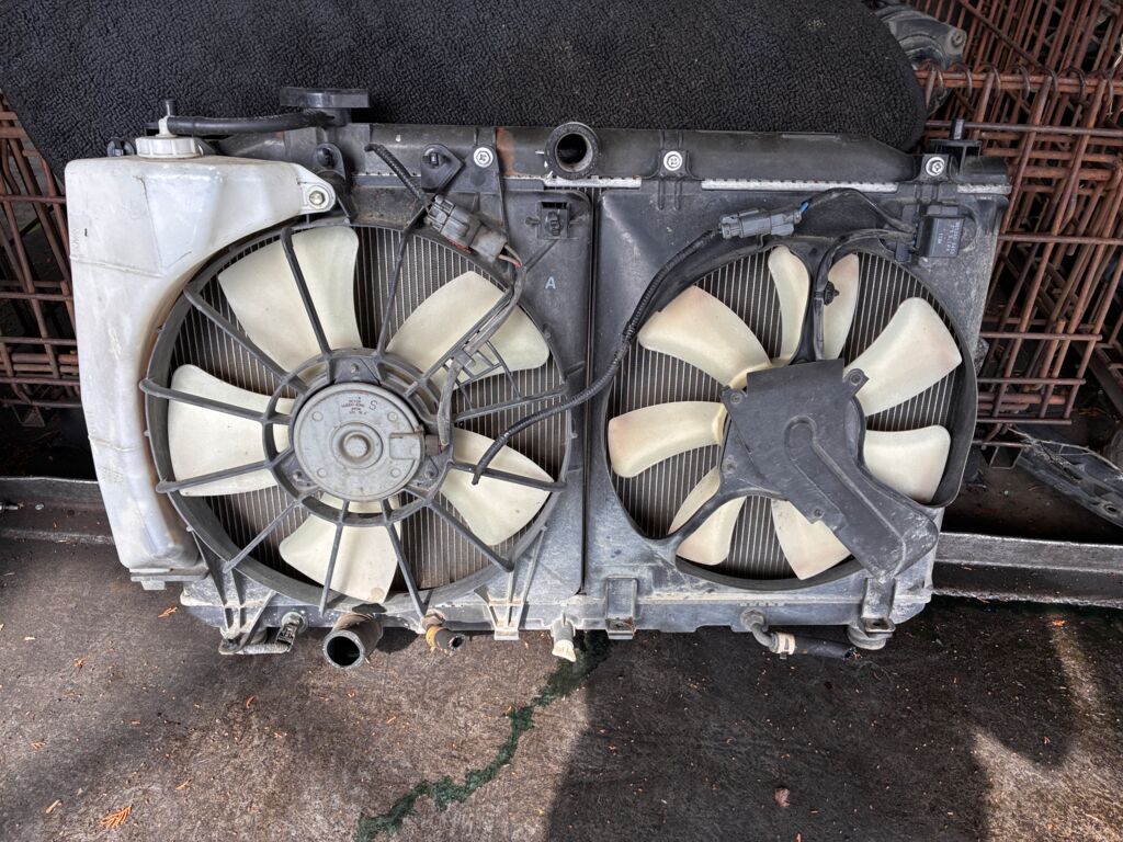Радиатор ДВС на Honda Stream RN6 R18A 19010-RWK-J01  FX-036-7178  FX-036-7178A  TD-036-7178  TD-036-7178A