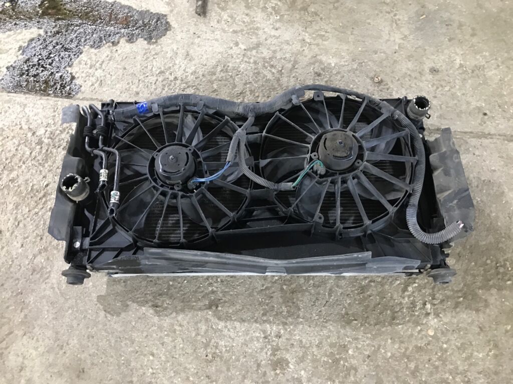 Радиатор ДВС на Jeep Patriot MK74 ED3 01183023  0230170008B  1025631SX  105054  105789  2413081  2413081K  2951  301031  301031B  301031J  301031K  301031T  30918501  312121R  470R0695  5191249AA  5191286AA  5191286AB  520128N  59089  61019  68004049AA  68004049AB  68004293AA  701137  701571  734997  8010193  AT2950  AT2951  ATC2950  CCHCH010  CL10026  CR000507  CR2121  CR680004049AB  CRA2121  CU2951  D7Y074TT  DG03000500000  DP106A007  FP 24 A90  FP 24 A90X  FRC1142  FRC1142M  GD7824B  K5191249AA  K5191286AA  K5191286AB  K68004049AA  K68033819AA  LRC 0349  MK1343  NC01025010B  PL332003  RA2951  RA295161019  RB1265  TD-036-2950-16  TD-036-2951-16  VCS1031  WG1723628