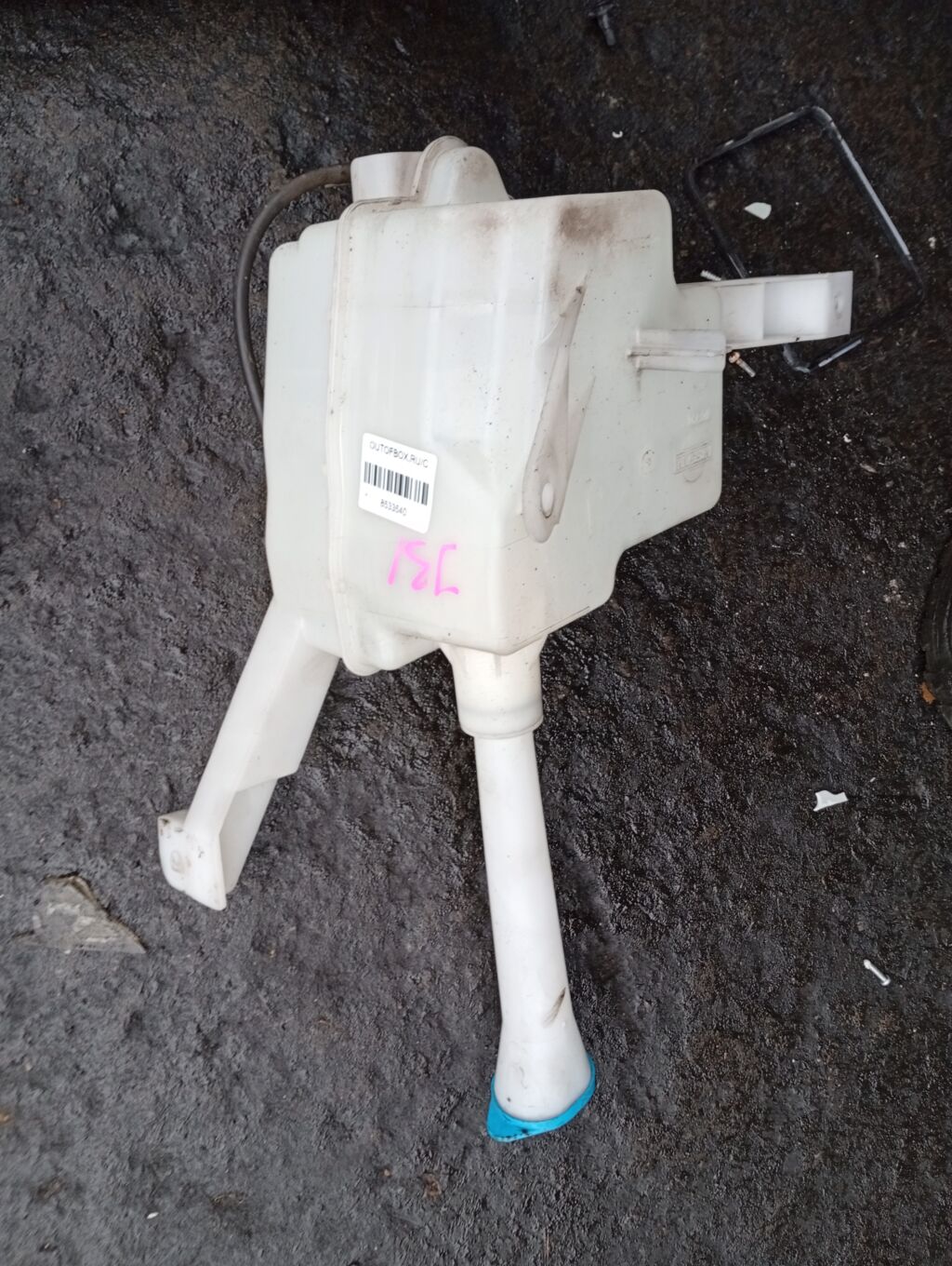 Бачок омывателя на Nissan Teana J31