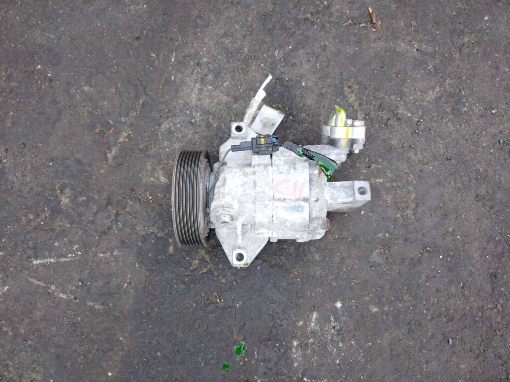 Компрессор кондиционера на Nissan Tiida C11 HR15DE 92600-ED07B