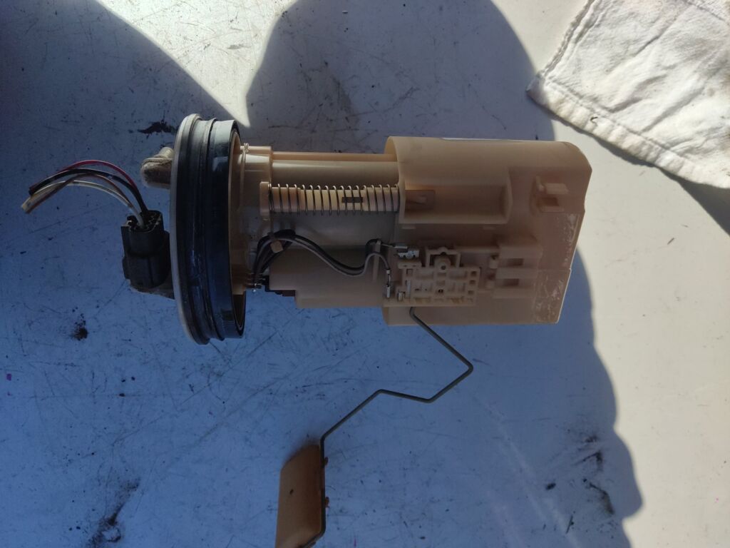 Бензонасос на Nissan Note E11 HR15DE 17040-ED001