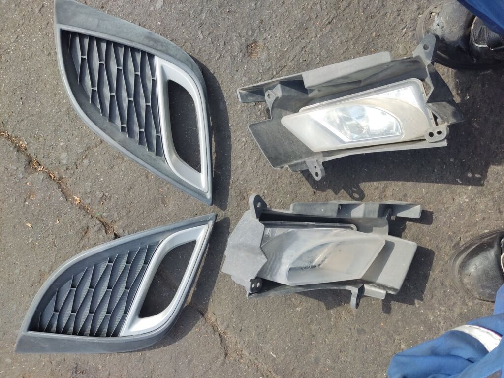 Туманка бамперная на Mazda Axela BLEFP 114-41343