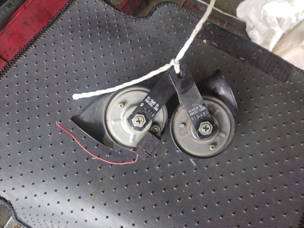 Сигнал на Subaru Exiga YA9