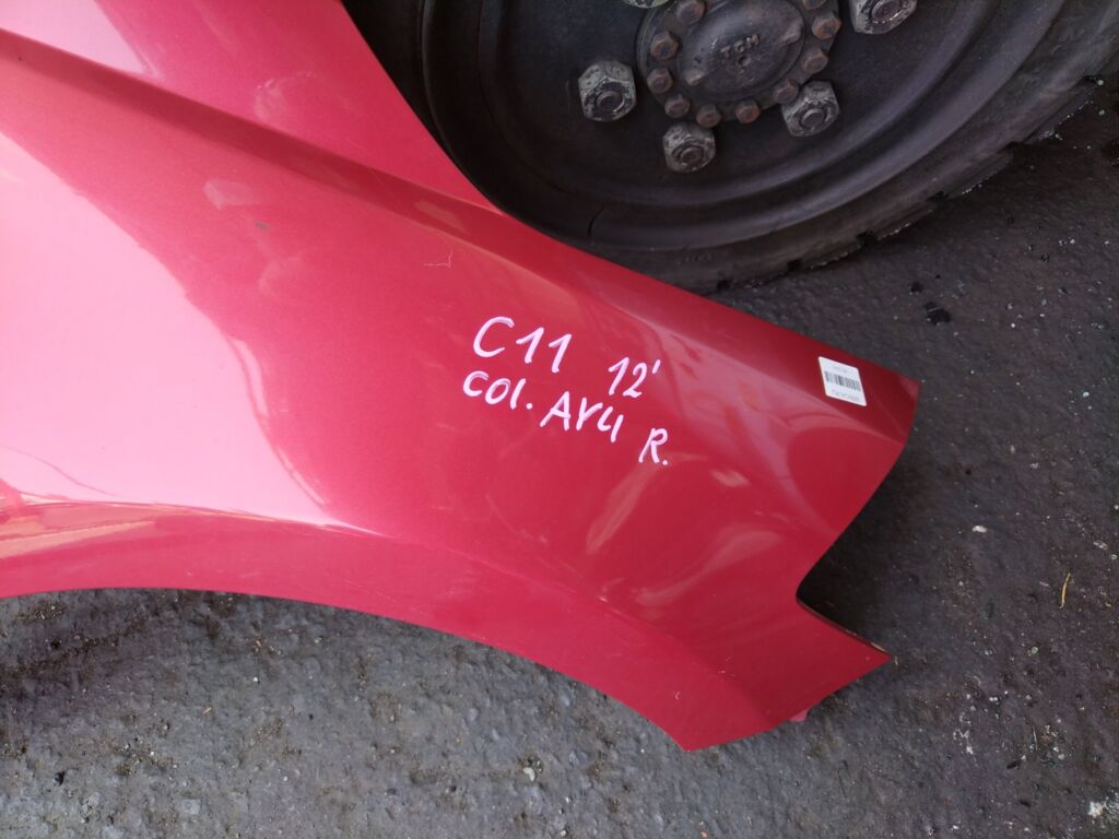 Крыло переднее на Nissan Tiida C11, Правое расположение