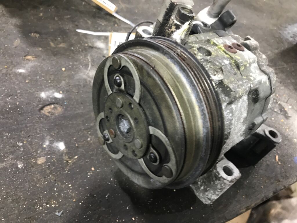 Компрессор кондиционера на Subaru Impreza Wagon GG2 EJ15 Фото 2