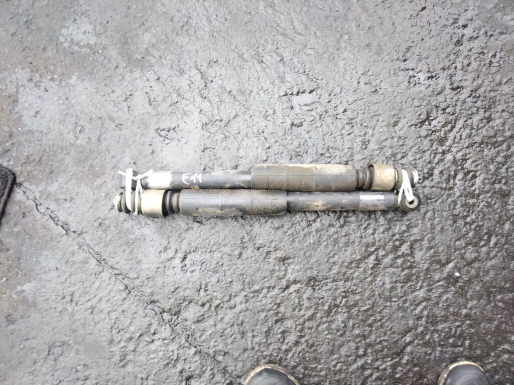 Амортизатор на Nissan Note E11, Заднее расположение