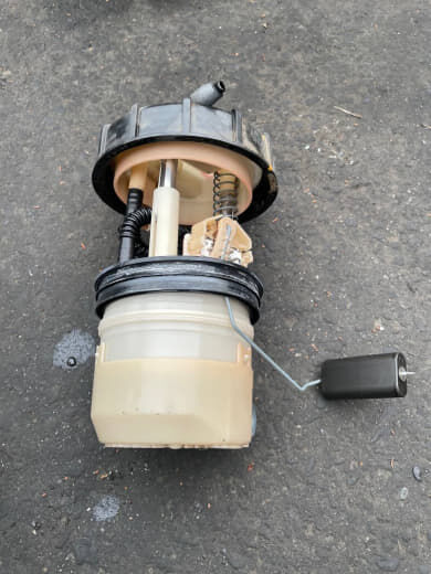 Бензонасос на Nissan Tiida C11 HR15DE 17040-1FA1A