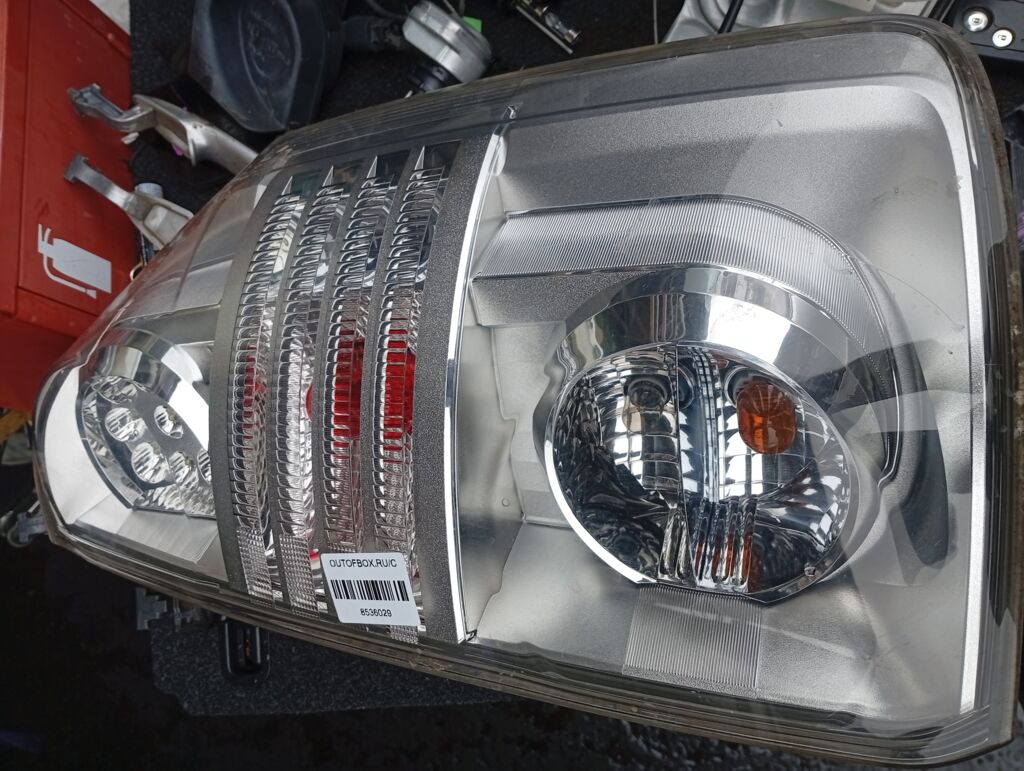 Стоп на Toyota Voxy ZRR70G 28-199, Правое расположение
