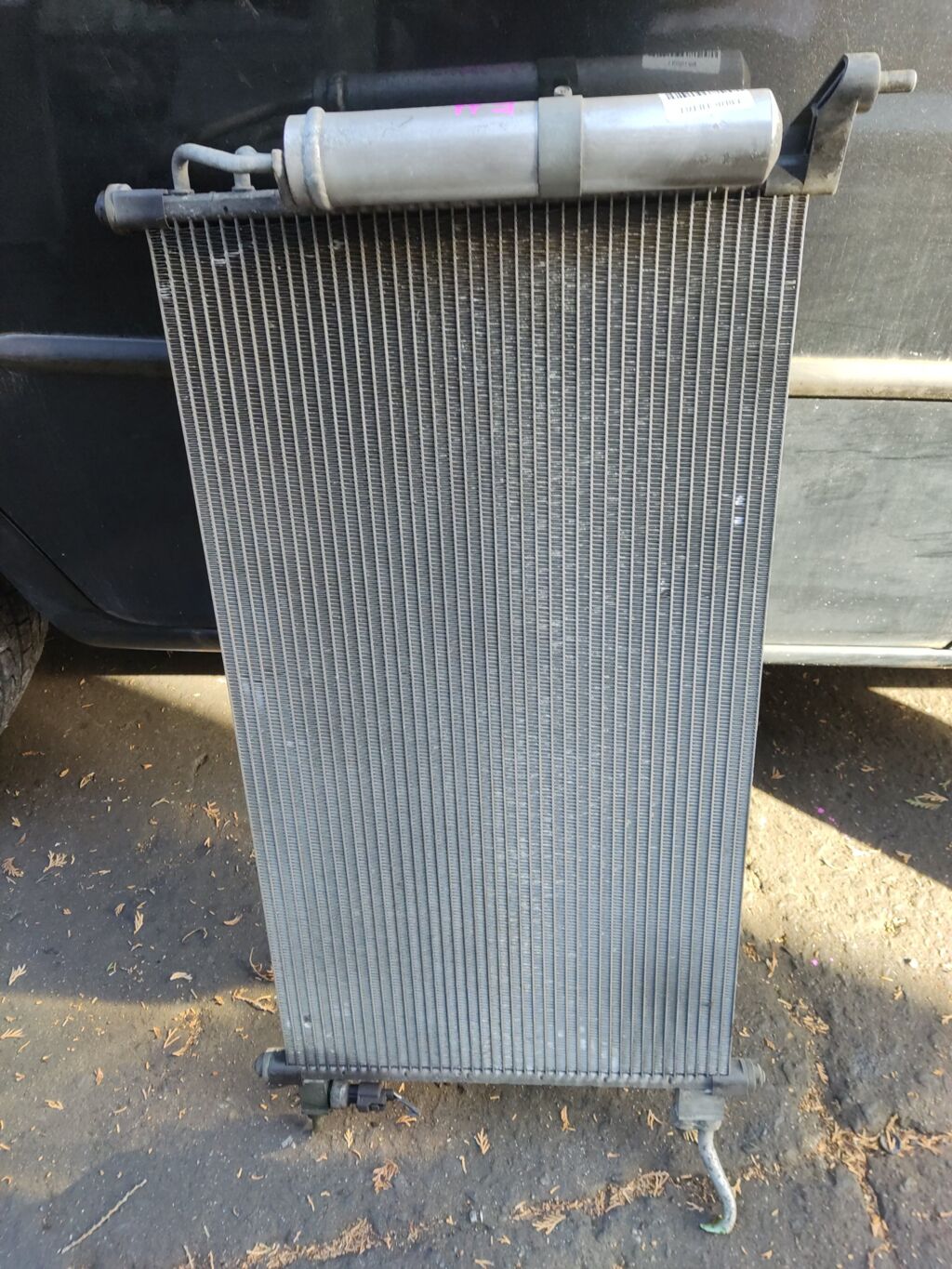 Радиатор кондиционера на Nissan Note E11 HR15DE 92110 1U600  92110 ED000  FX-267-3170  TD-267-3170