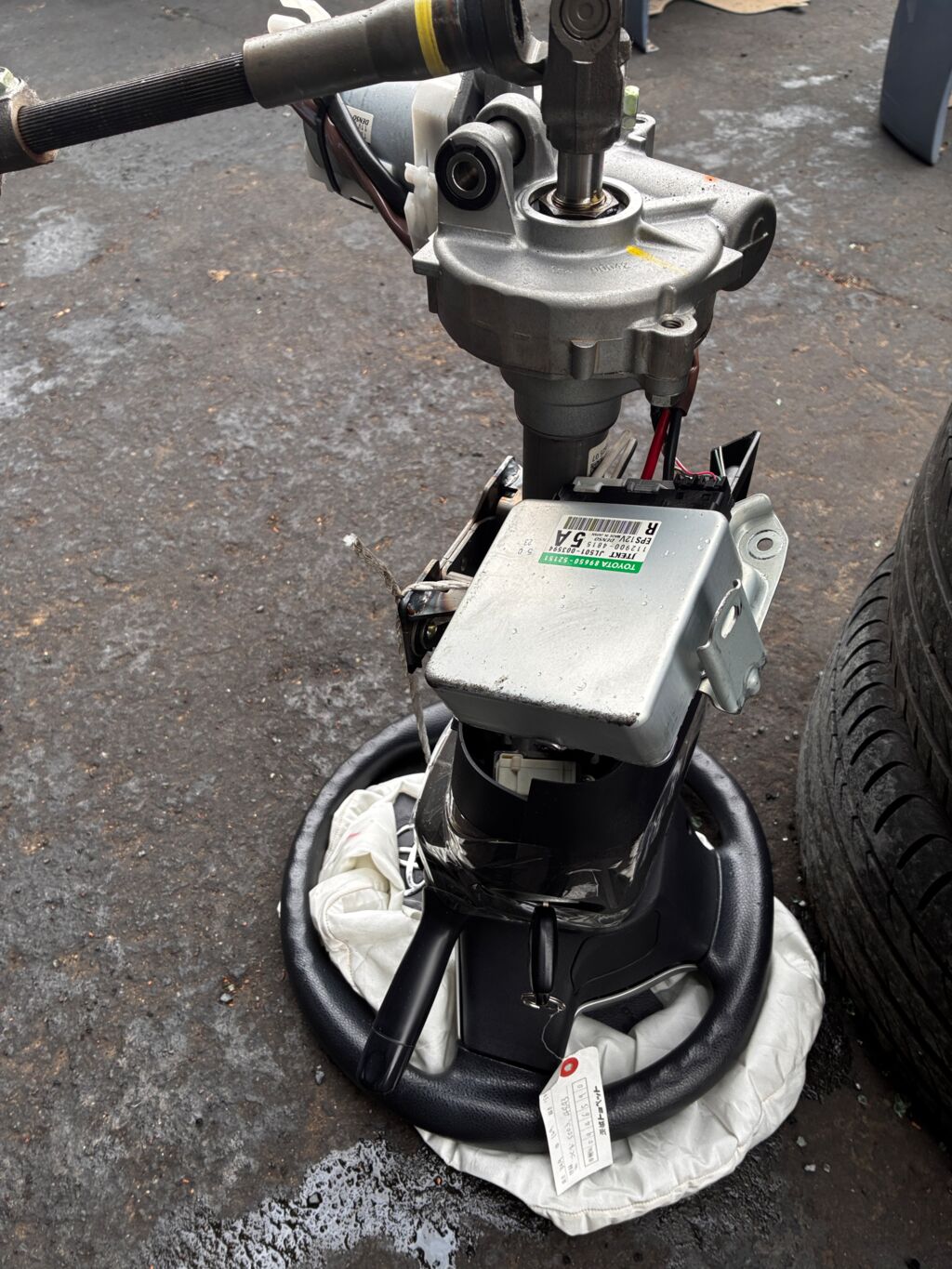 Рулевая колонка на Toyota Ractis NSP120