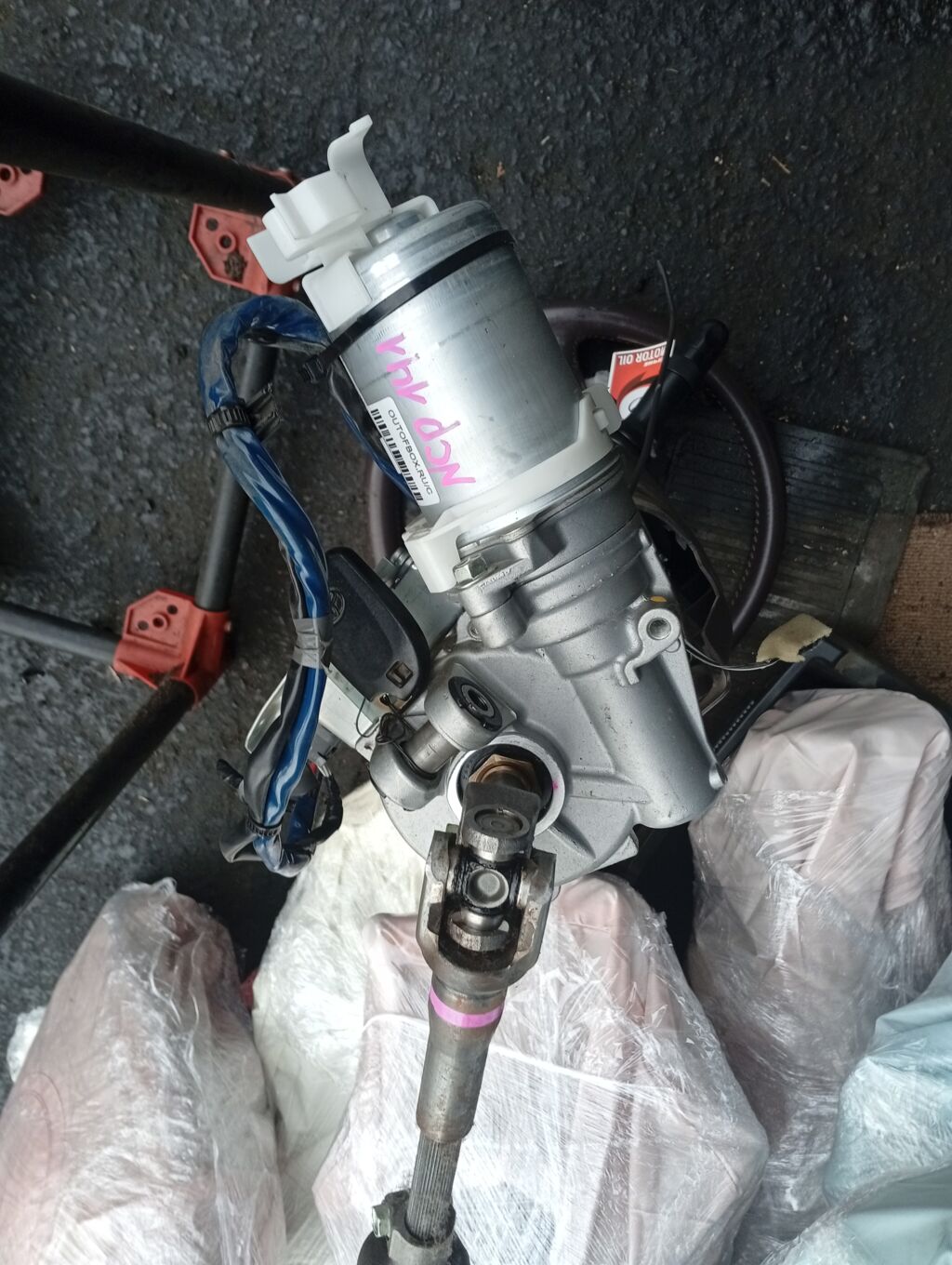 Рулевая колонка на Toyota Spade NCP141 Фото 2