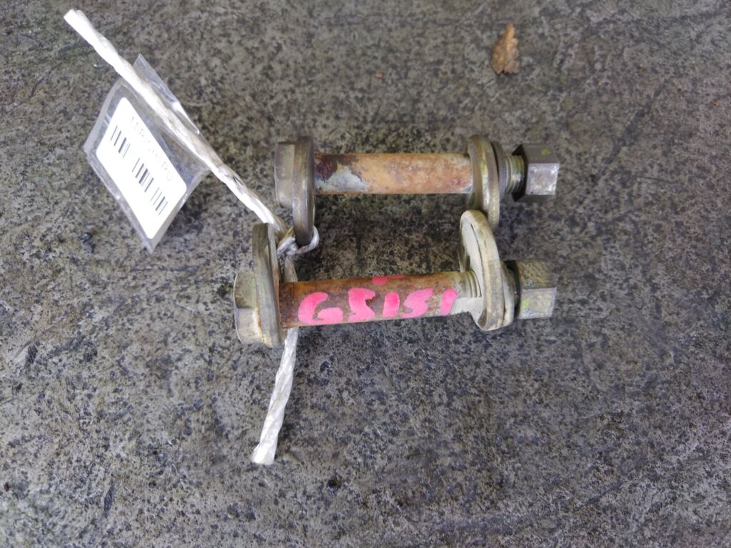 Болт эксцентриковый на Toyota Crown GS151 1G-FE, Переднее расположение