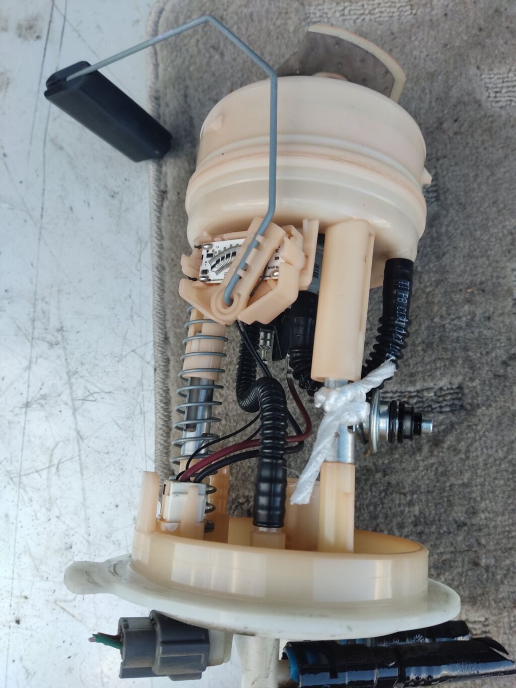 Бензонасос на Nissan March NK13 HR12DE 17040-1HJ0B
