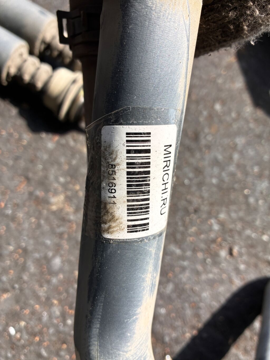 Заливная горловина топливного бака на Toyota Ist NCP60 2NZ-FE