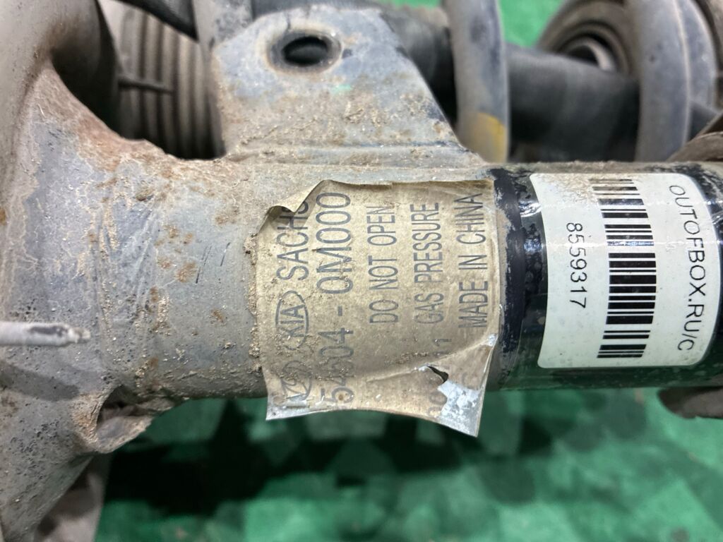 Стойка амортизатора на Hyundai Accent MC G4EE 54604-0M000  54603-0M000, Переднее расположение