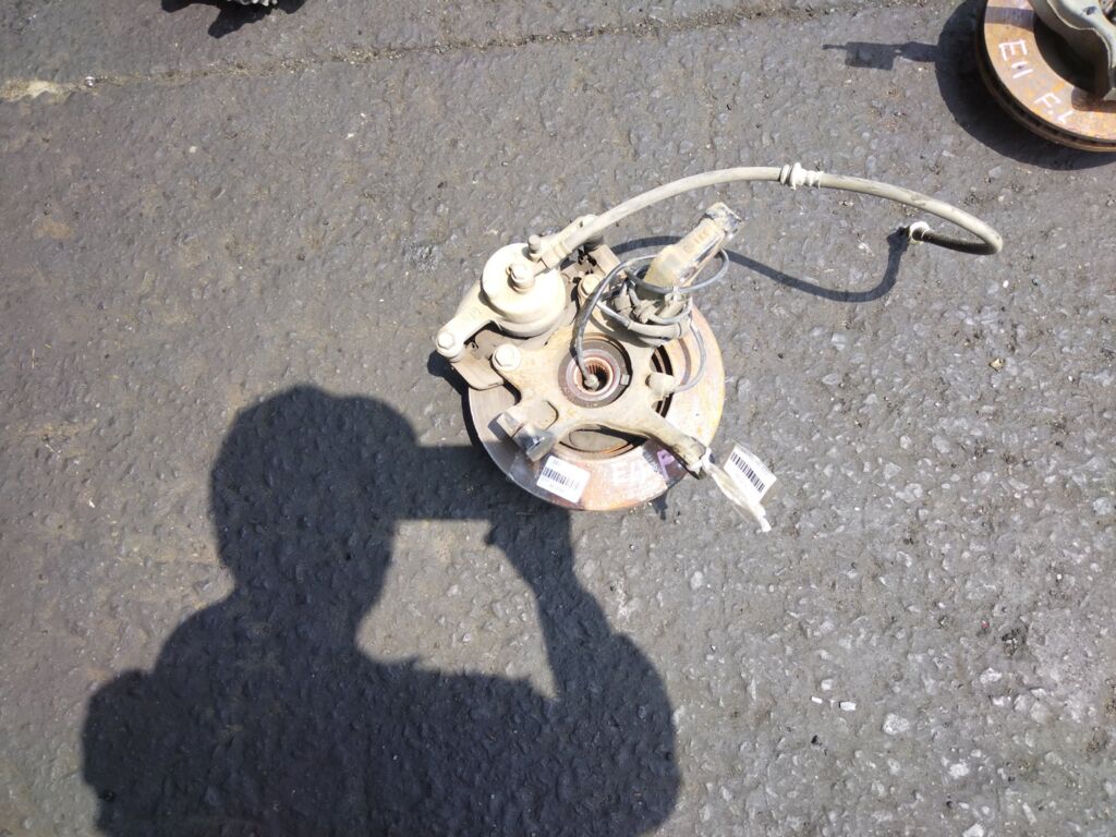 Ступица на Nissan Note E11 HR15DE, Переднее Правое расположение