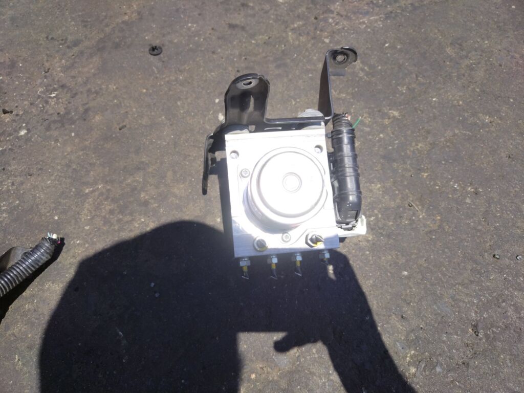 Блок ABS на Honda Odyssey RC1 K24W