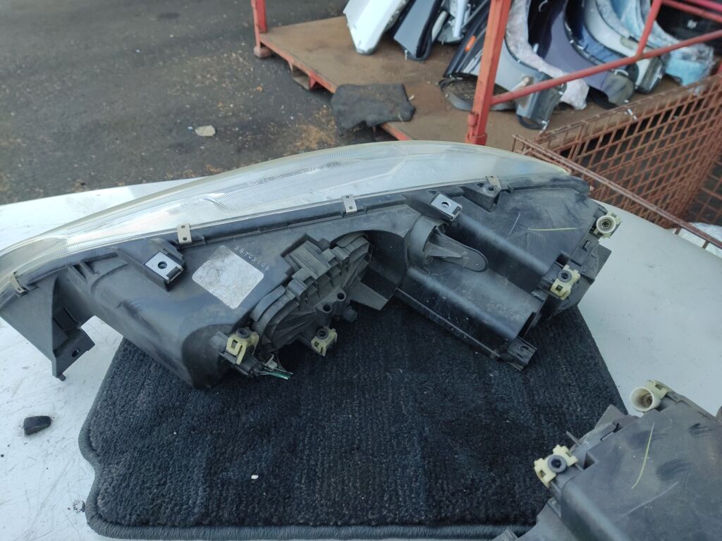 Фара на Mazda Atenza GGEP F014002483/F014002482
