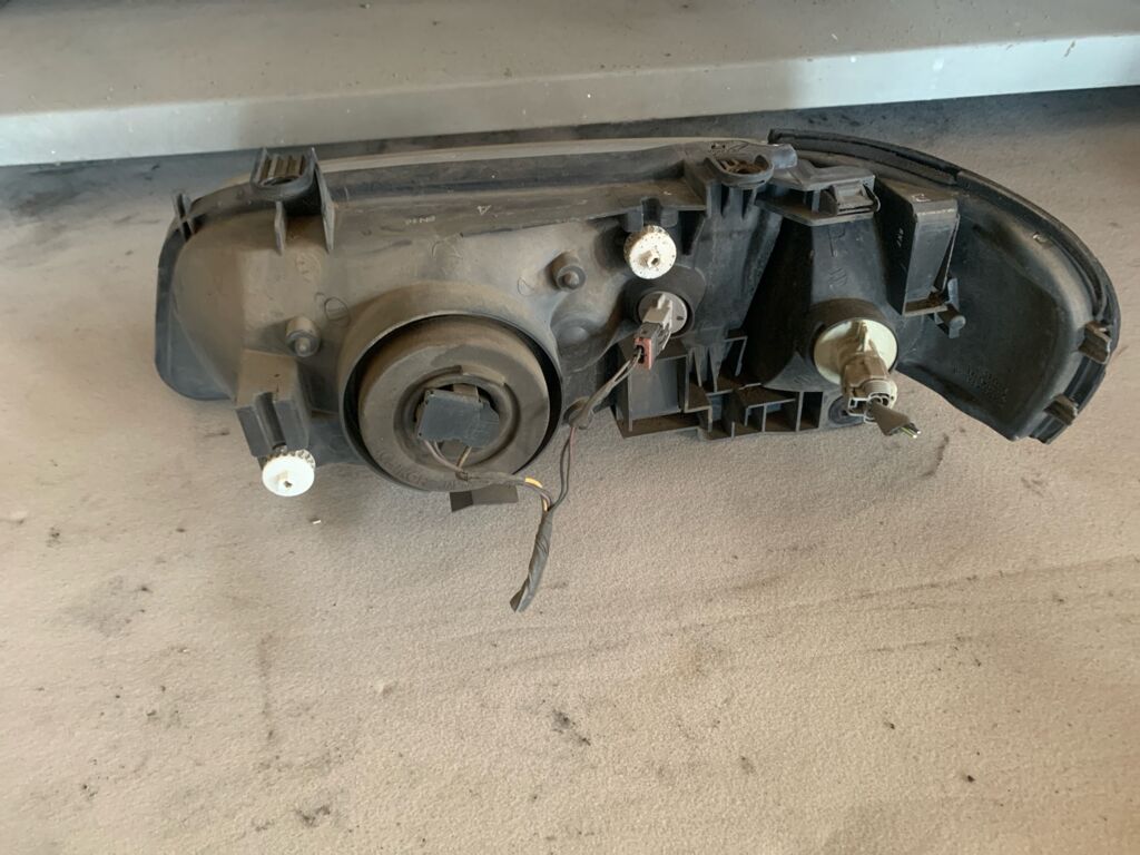 Фара на Nissan Sunny FB15 1602, Правое расположение