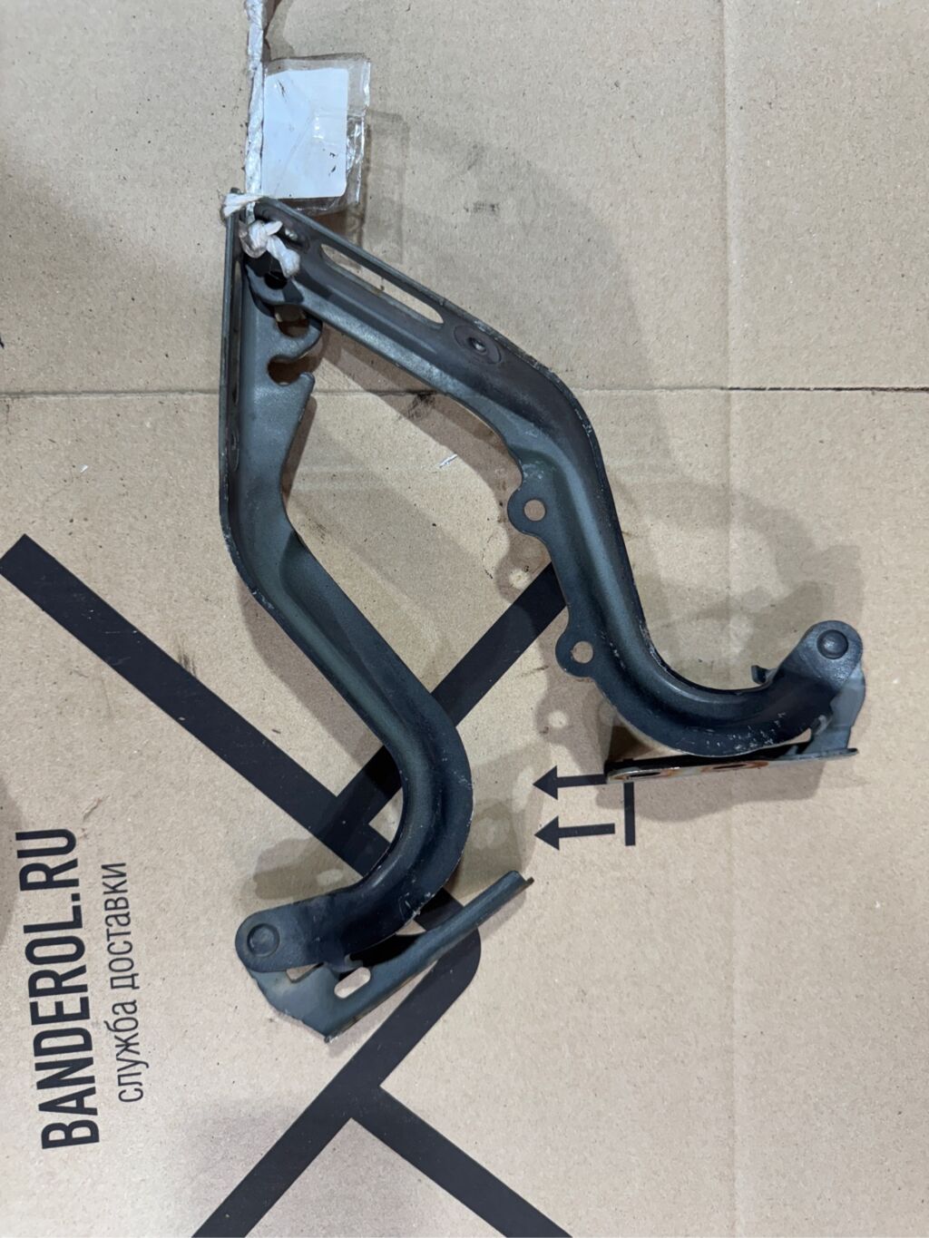 Крепление капота на Honda N-Box JF2