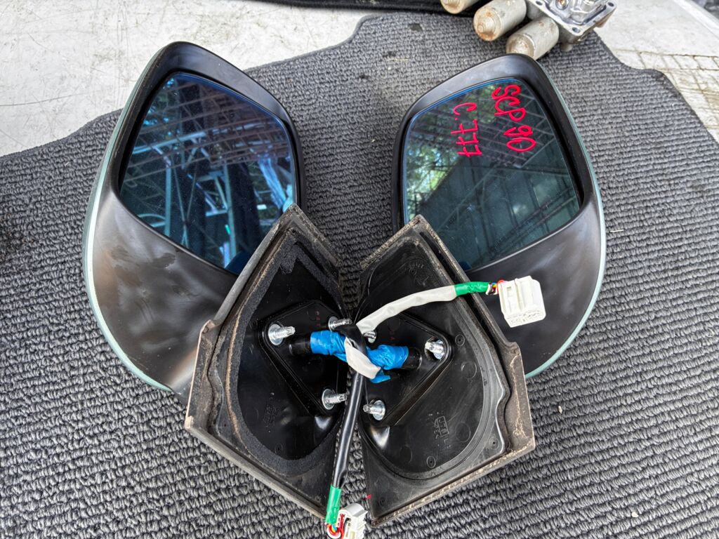 Зеркало двери боковой на Toyota Vitz SCP90