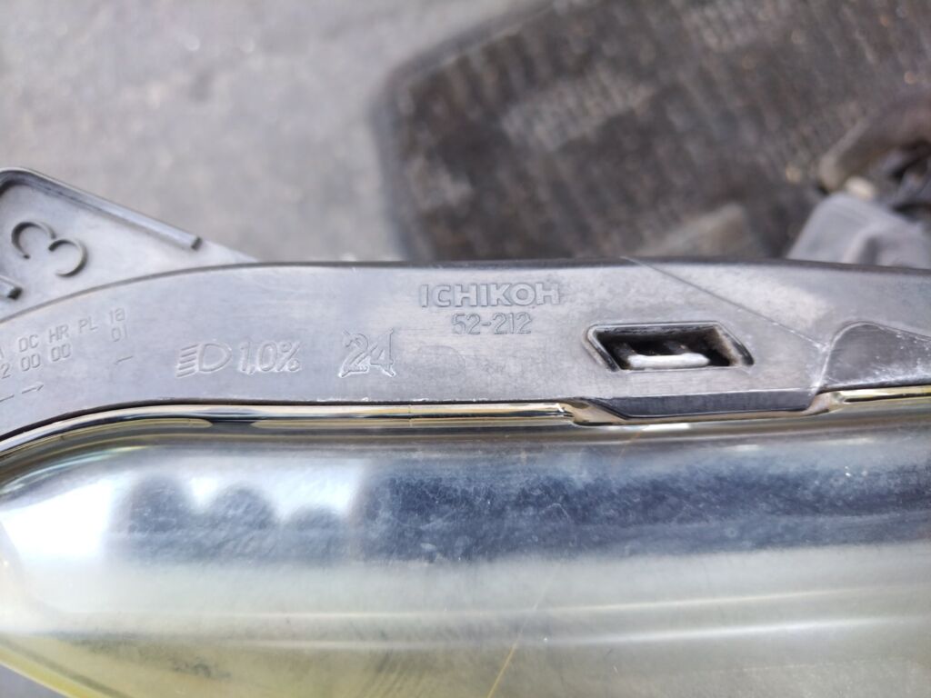 Фара на Toyota Ractis NCP120 52-212, Правое расположение