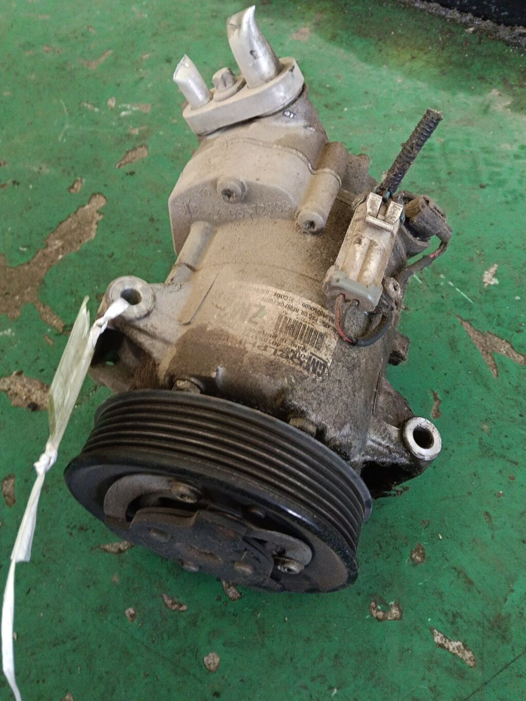 Компрессор кондиционера на Opel Astra J A16LET 401351739  13250609