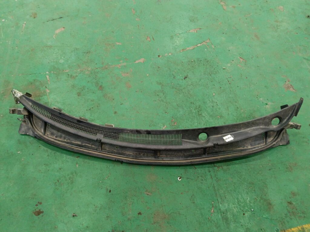 Решетка под лобовое стекло на Hyundai Solaris RB 0U861-51000  0U861-54000