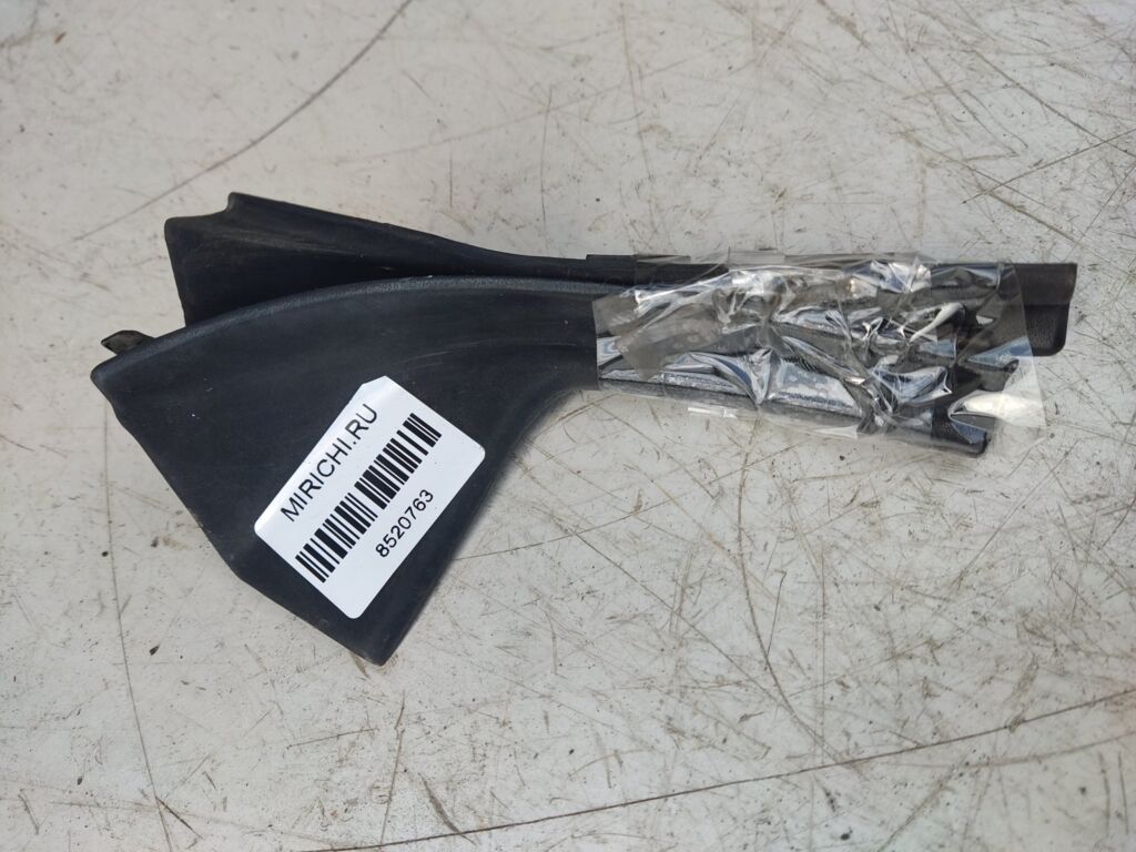 Решетка под лобовое стекло на Nissan Tiida C11 66895-1JY0A  66894-1JY0A