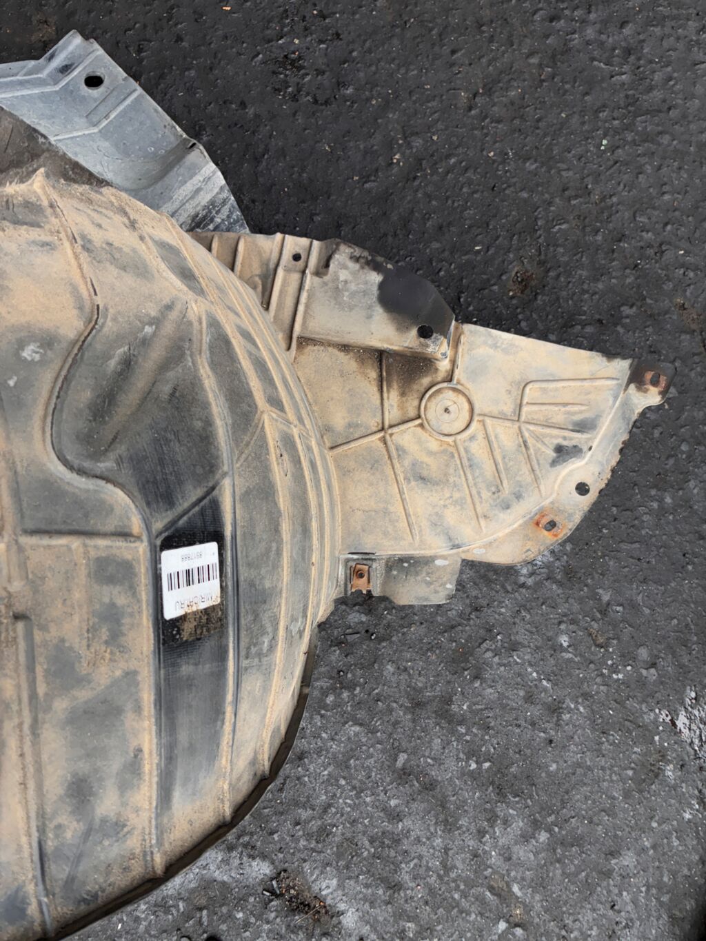 Подкрылок на Nissan Tiida C11 HR15DE 63842-ED05D, Переднее Правое расположение