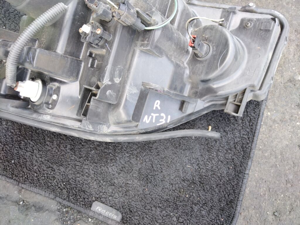 Фара на Nissan X-Trail NT31 1787, Правое расположение