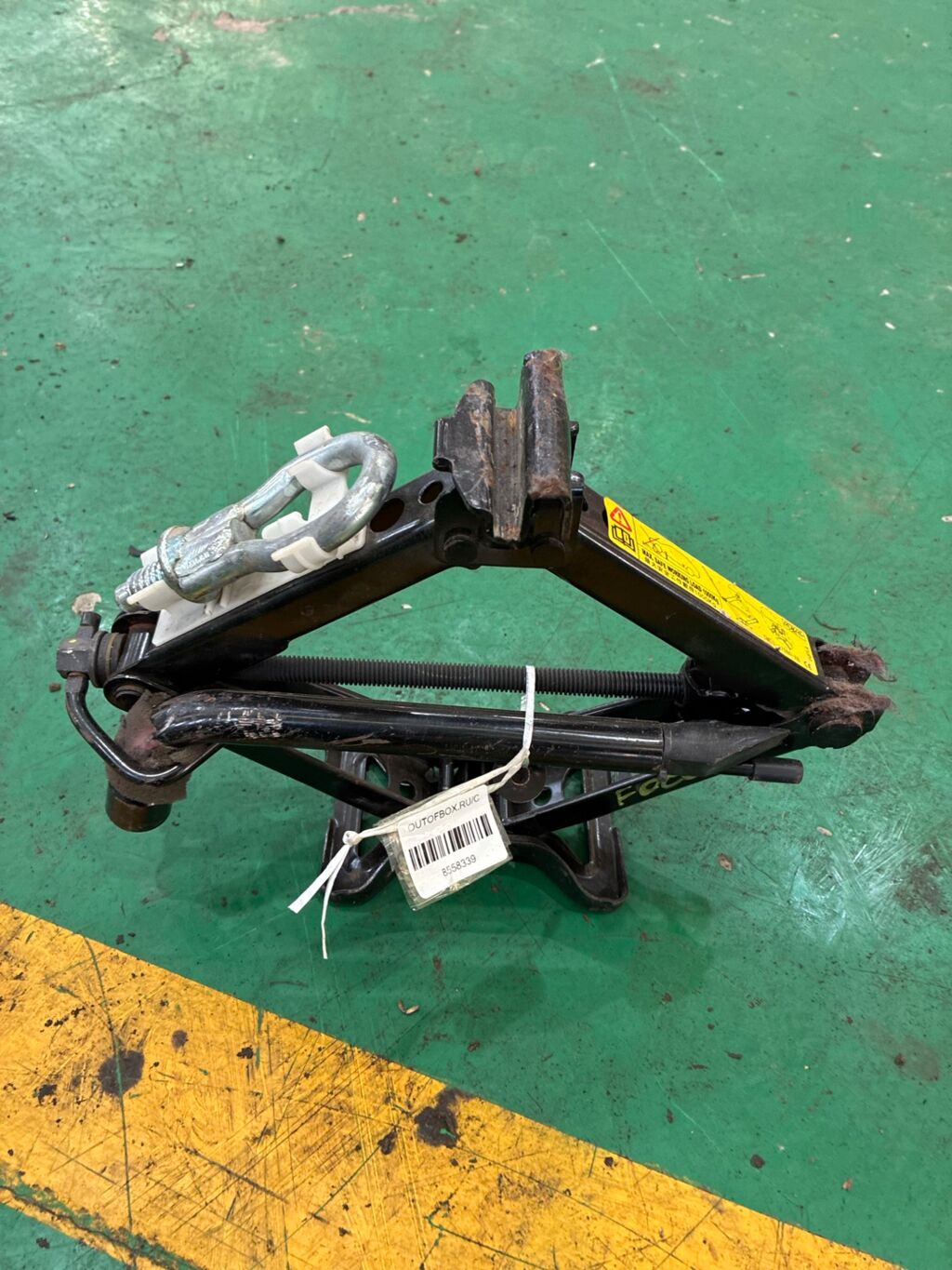 Домкрат на Ford Focus 2 5M51-17080-AB