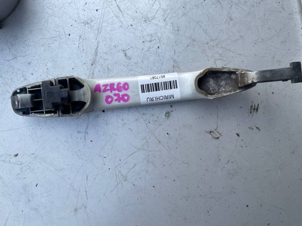 Ручка двери на Toyota Noah AZR60G, Заднее расположение
