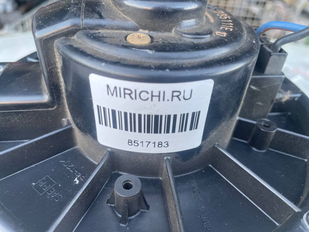 Мотор печки на Toyota Alphard ANH10W