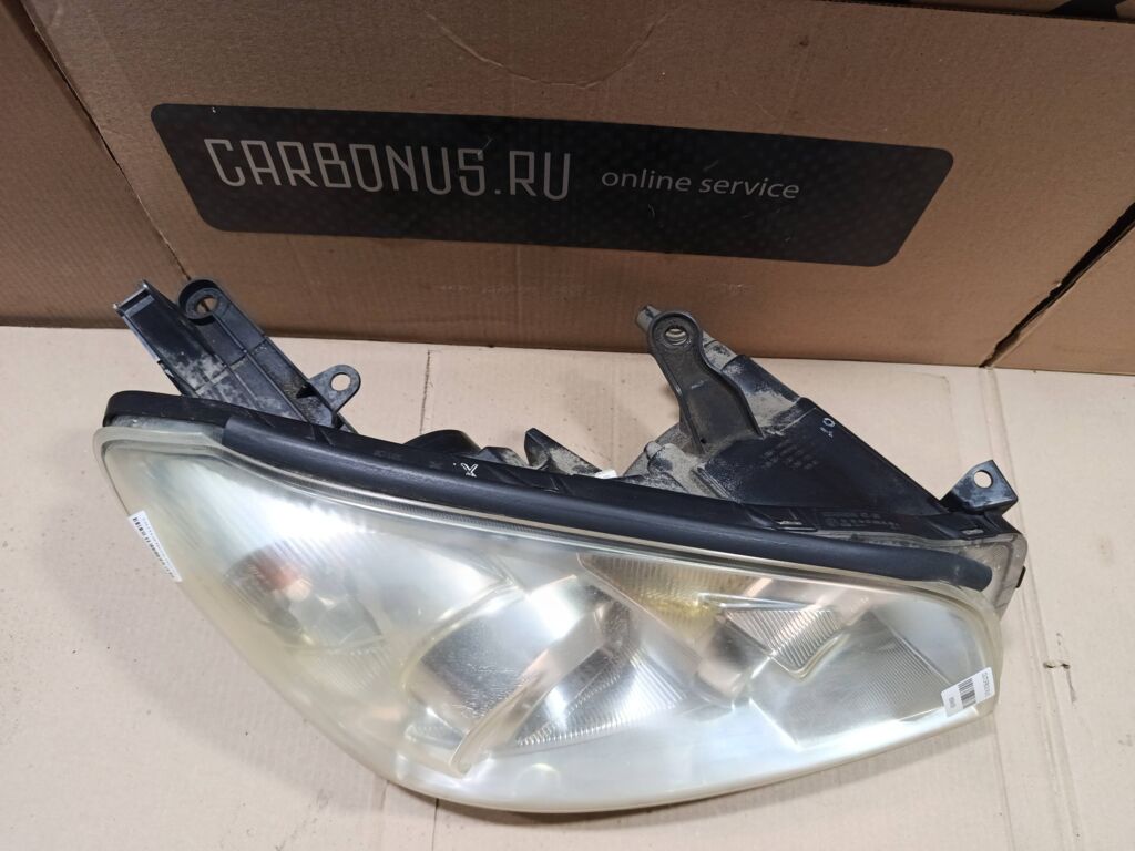 Фара на Toyota Rav4 ACA31W 42-50, Правое расположение