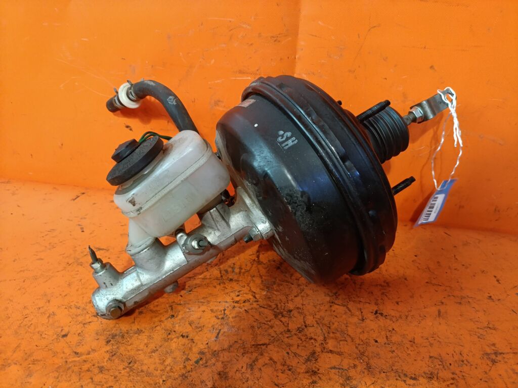 Главный тормозной цилиндр на Toyota Crown Comfort GXS12 1G-FE