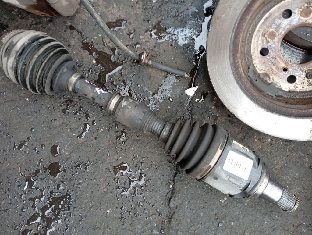 Привод на Toyota Noah ZRR70G 3ZR-FAE, Переднее Левое расположение