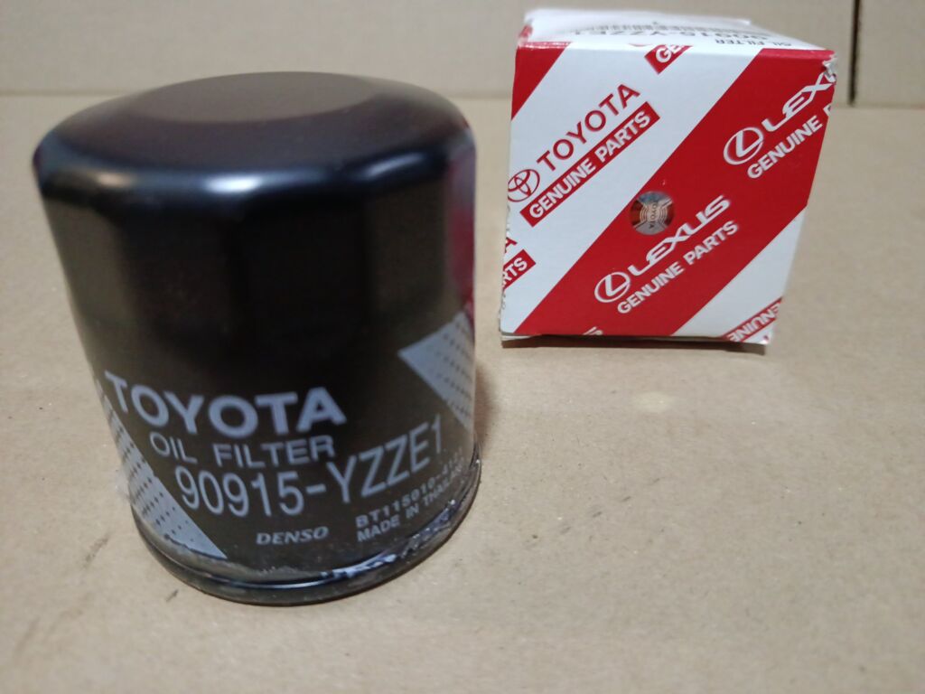 Фильтр масляный на Toyota TOYOTA 90915-YZZE1