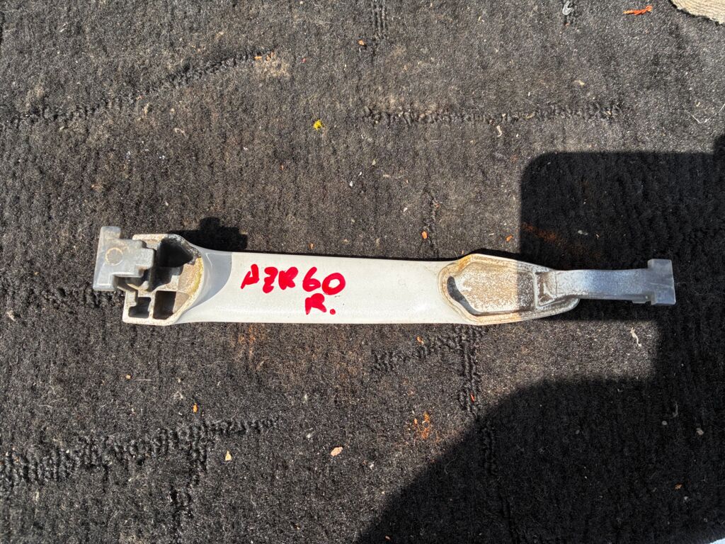 Ручка двери на Toyota Noah AZR60G, Заднее расположение