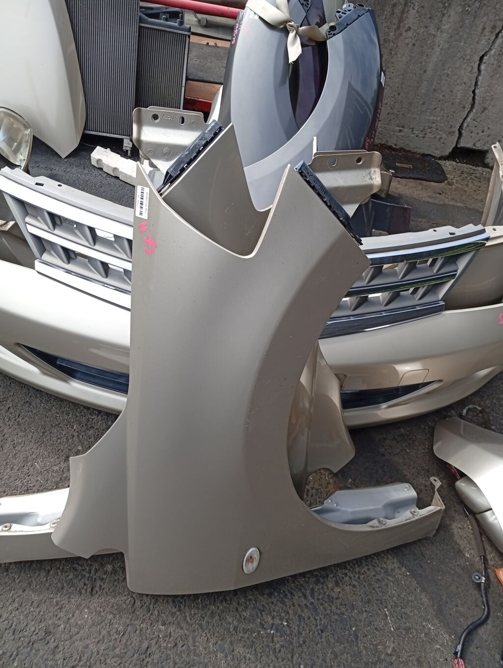 Крыло переднее на Nissan Tiida Latio SC11 Фото 2