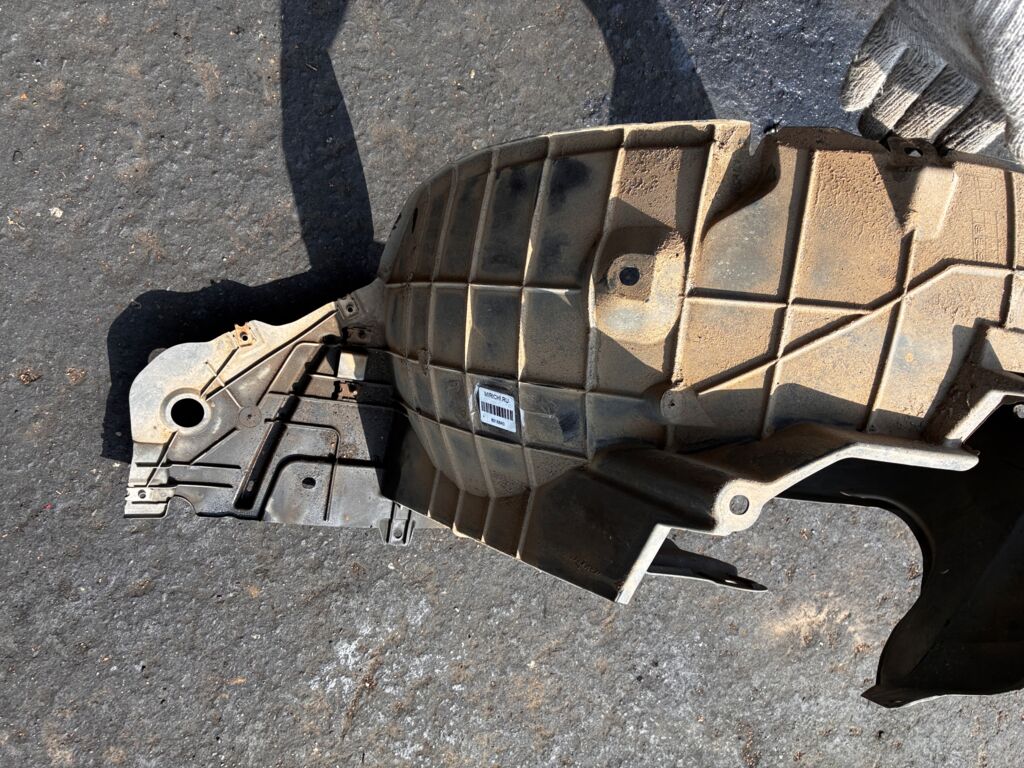 Подкрылок на Nissan Note E11 HR15DE 212630  2711FP1  2711FP1T  63840-1U600  63840-8Y20A  63840-9U000  63840-9U20A  63840-9U20B  638401U600  638429U000  8400-618  915.NS11115R  974592  DS11174AR  DT501016L0R00  FP 5013 388  NNNOT06-300-R  NNNOT06300R  NNNOT06301R  PDS11174AR  ST-DTE1-016L-1, Переднее Правое расположение